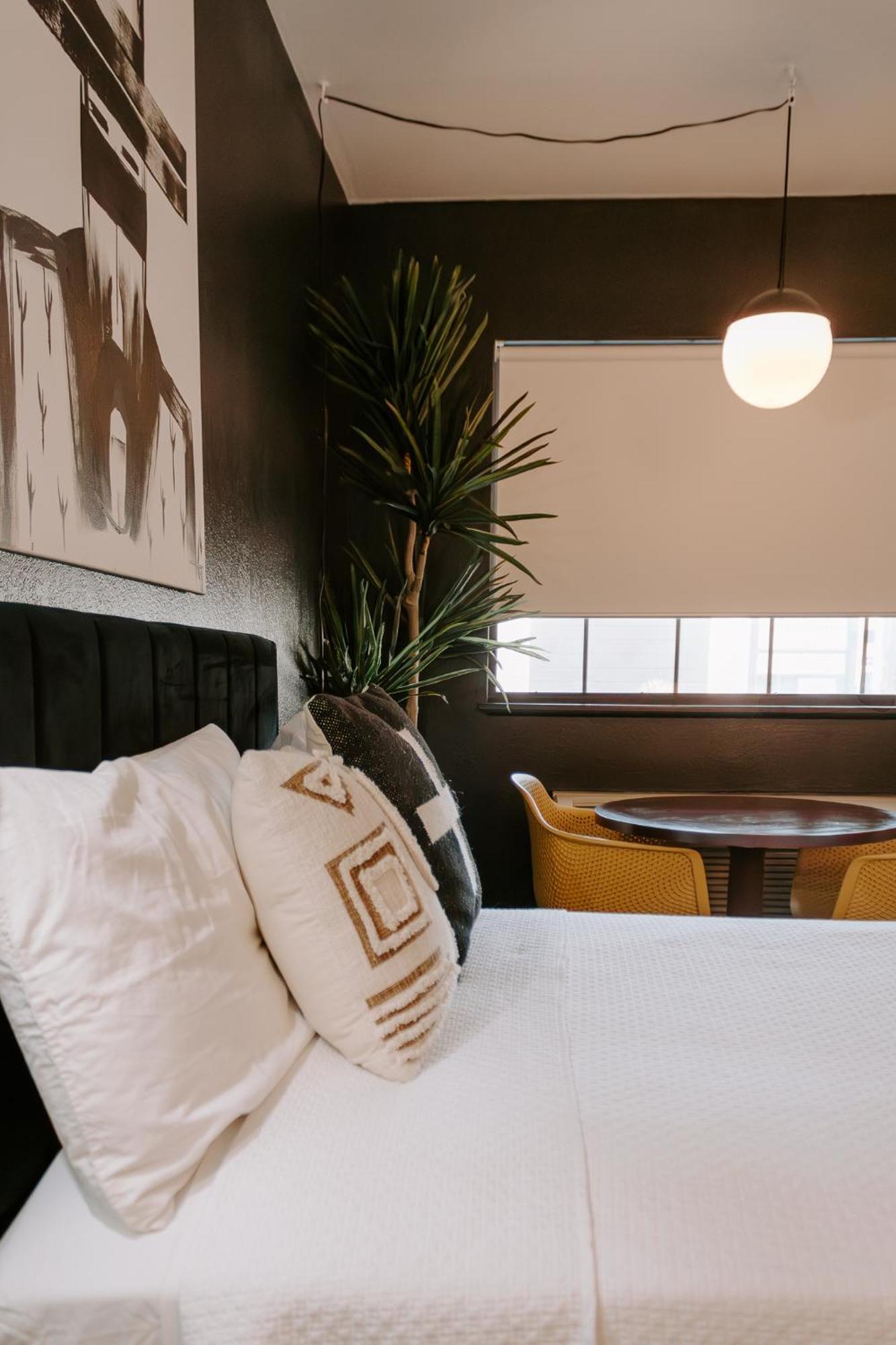 The Cowboy Motel Camp Wood 외부 사진